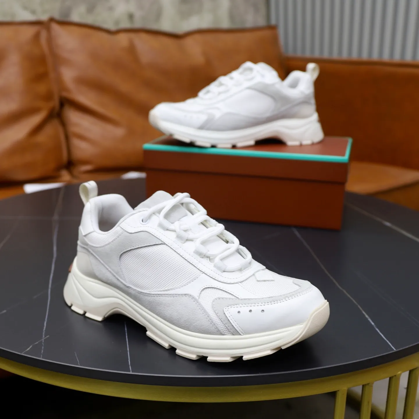 Factory price: 💰520Loropiana LP men's shoes ♞size; 38-44 "45.46 customization" cowhide stitching. It is really easy to wear, lazy, loose, casual, perfect comfort. There are many color choices, and they all look good with clothes. Is it true that Loropiana can bring social value? “Loropiana is the best thing money can buy”